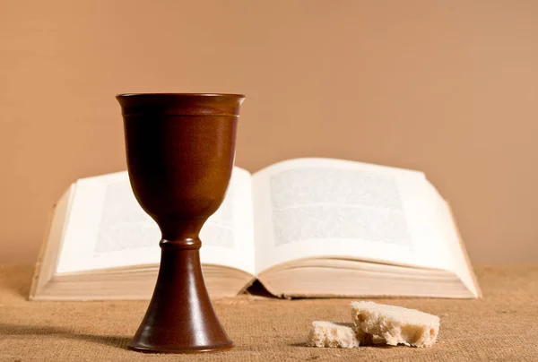 Chalice Of Wine With Bread On The Table — Stock Photo, Image