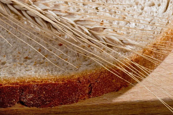 Detalle de trigo en la rebanada de pan — Foto de Stock