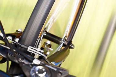 Ayrıntı Kaliper fren ve süspansiyon çatal