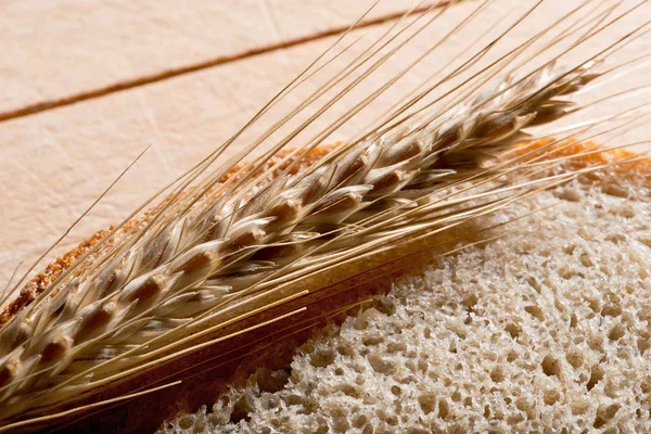 Detalhe do trigo na fatia de pão — Fotografia de Stock