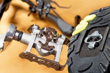 Döngüsü parça Spd pedallı detay