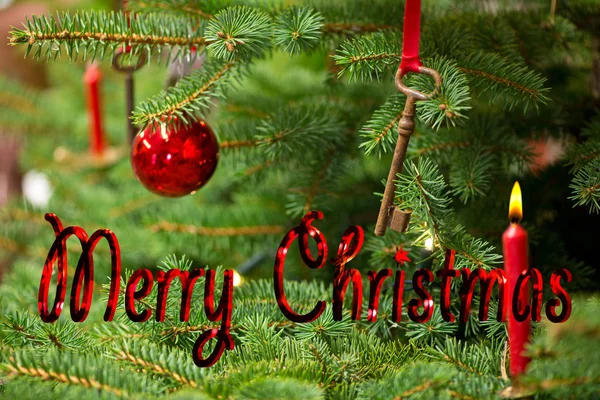 Détail de l'arbre de Noël avec écriture Joyeux Noël — Photo