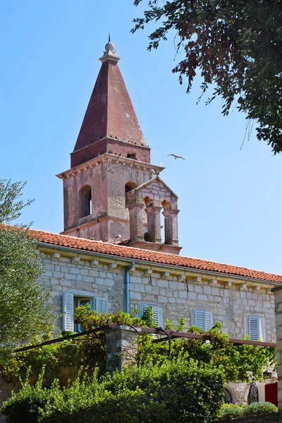 Kerktoren in Sveti,... Istrië. Kroatië. — Stockfoto