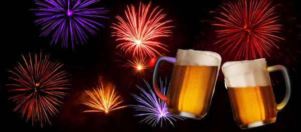 Celebratory Drink with Two Glasses of Beer on the Sky With Firew — Stock Photo, Image