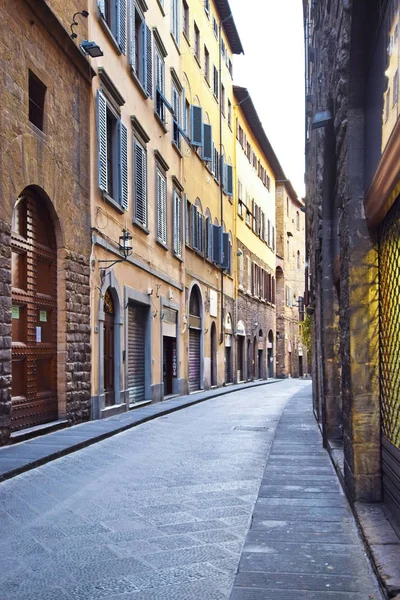 Rua deserta em Florença na Manhã . — Fotografia de Stock