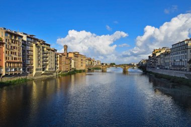Ponte Vecchio İtalya Floransa'da görünümü.