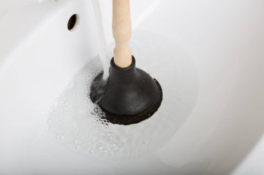 Emme ve lavabo tıkanma