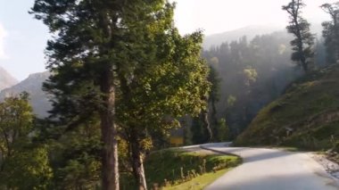 Güzel dağ yolu Himalayalar