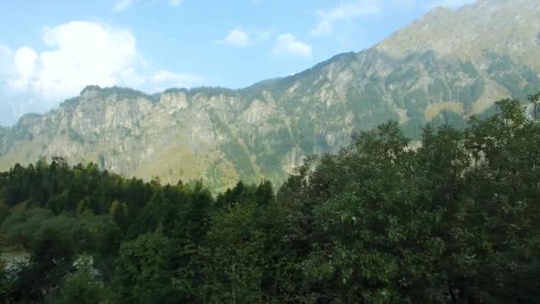 Valle de Kullu en un día soleado. Manali, Himachal Pradesh, India . — Vídeos de Stock