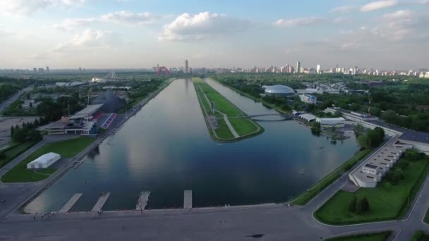 チャネル、空撮を漕ぎモスクワ — ストック動画