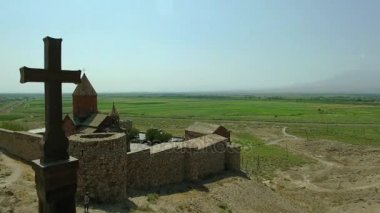 Khor Virap manastır önünde Ararat dağı, havadan görünümü
