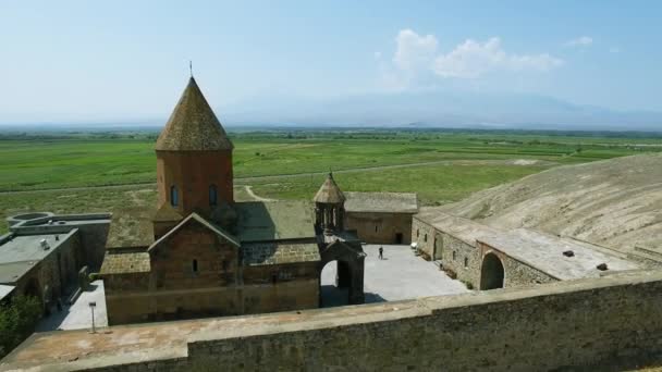 Khor Virap klášter před horou Ararat, letecký pohled — Stock video