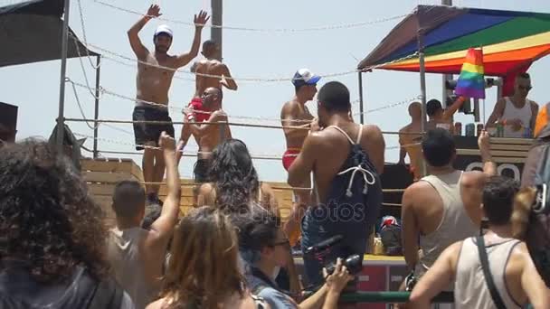 3 JUIN 2016 : le défilé annuel de la fierté gay à Tel Aviv — Video