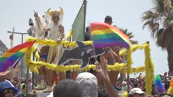 3. Juni 2016: die jährliche Gay Pride Parade in Tel Aviv — Stockvideo