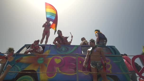 3 JUN 2016: la celebración del desfile anual del orgullo gay en Tel Aviv — Vídeo de stock