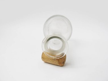 Vintage Cam Kavanoz, küçük cam şişe, cork çiçek sürahi beyaz arka plan üzerinde tıpa ile petrol şişe, beyaz cam şişe için küçük cam şişe