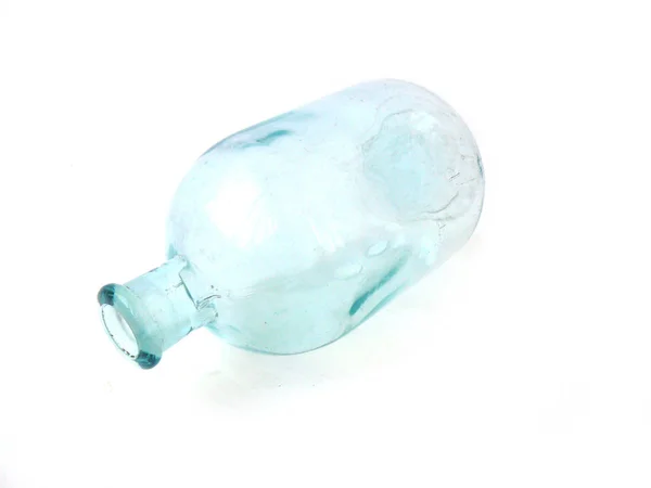 Garrafa de vidro vintage, vaso de vidro feito de vidro azul, vaso azul feito de vidro, garrafa de barriga grande, vidro decorativo — Fotografia de Stock