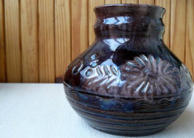 Çiçek vazo, seramik vazo, koyu vazo, siyah vazo, gömme vazo, geniş vazo, yuvarlak vazo, kase vazo, seramik. Headstock stok resmi.