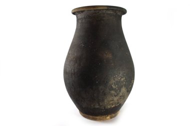 Eski kil vazo siyah renkli, antika kil pot siyah renk beyaz arka plan üzerinde. Beyaz arka plan, yakın çekim, görüntü antika kil pot, SSCB, Sovyet vazo, sap kafası stok görüntü, Nostalgishop, Nostalgishop IMAG