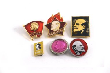 Rozetler, Vintage rozetler, eski simgeler, metal rozetler, gümüş renk, altın renk, kırmızı, Sovyet yıldızı, kırmızı yıldız, madalya, saç klipleri, SSCB, Sovyet Vintage