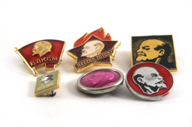 Rozetler, Vintage rozetler, eski simgeler, metal rozetler, gümüş renk, altın renk, kırmızı, Sovyet yıldızı, kırmızı yıldız, madalya, saç klipleri, SSCB, Sovyet Vintage