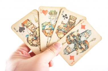 İskambil kartları, oyun kağıtları, dört papaz, vintage, el, el iskambil, el, parmak, beyaz arka plan, yakın çekim, birçok oyun kağıtları, iskambil krallar Sovyet vintage, SSCB, sap kafası stok görüntü, Nostalgishop, Nostalgishop IMAG