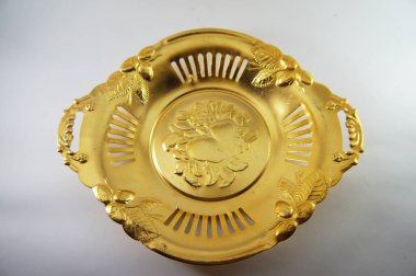 Antika altın plaka, vintage plaka, altın çanak, altın tabak, altın rengi, beyaz, yakın çekim, beyaz arka plan, Sovyetler Sahaf, SSCB, altın, sap kafası stok görüntü, Nostalgishop eski plaka, eski püskü, desen üzerinde altın