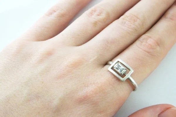 Gyűrűs Ujj Gyűrű Kéz Kéz Ezüst Gyűrű Gyűrű Gyémánt Gyűrű — Stock Fotó