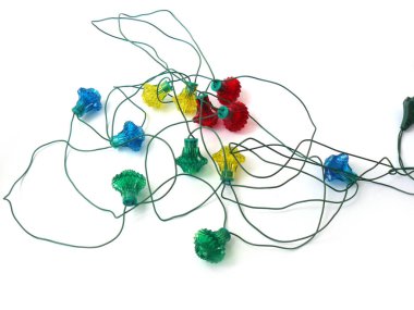 Vintage Noel çelenk, eski garland, renkli garland, parlak garland, Noel dekorasyonu, parlak ışıklar, yakın çekim, beyaz arka plan, sap kafası stok görüntü, Nostalgishop