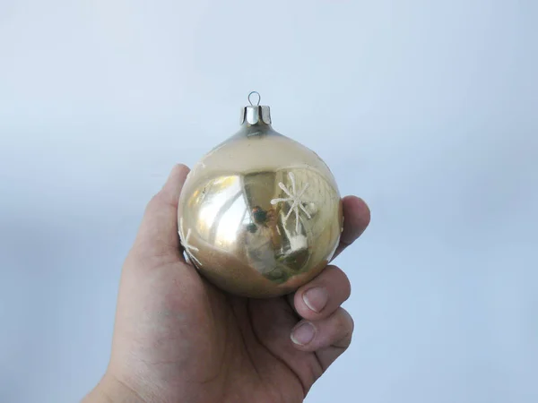 Elinde Noel Ağacı Oyuncak Cam Oyuncak Yeni Yıl Noel Noel — Stok fotoğraf