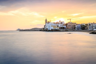 Güzel şehir Sitges gün batımında, İspanya