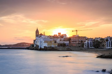 Güzel şehir Sitges gün batımında, İspanya