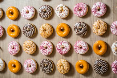 Lezzetli, renkli donut