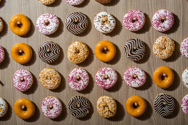 可口、 多彩的甜甜圈 — 图库照片