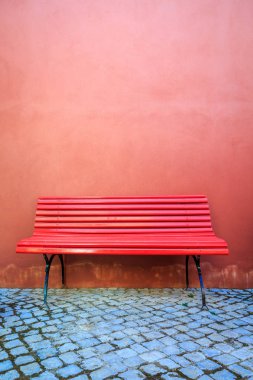 Minimalist kırmızı tezgah 