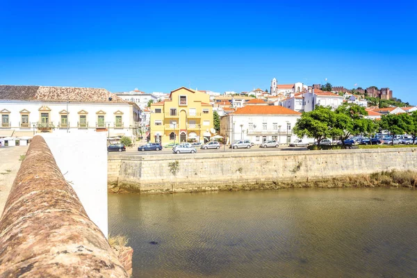 Ponte romano e castello medievale a Silves, Portogallo — Foto Stock