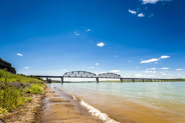 Troebele wateren van Missouri rivier — Stockfoto