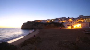 Güzel sahil Carvoeiro, Algarve, Portekiz