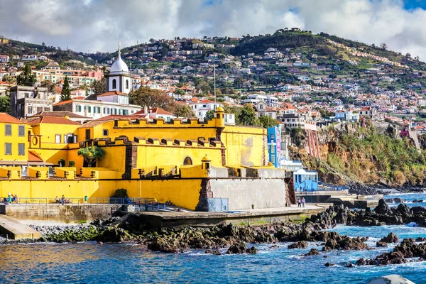 Antiguo castillo en Funchal, capital de Madeira — Foto de Stock