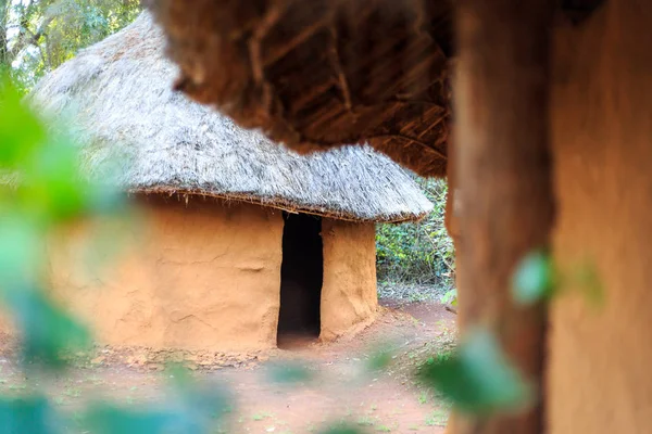 Traditionele tribal dorpje van Keniaanse volk — Stockfoto