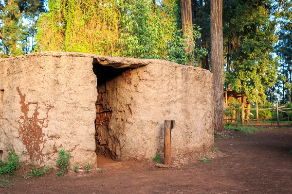Традиционное племенное село кенийцы — стоковое фото