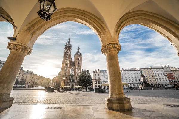 Piazza del Mercato nella storica Cracovia, Polonia — Foto Stock