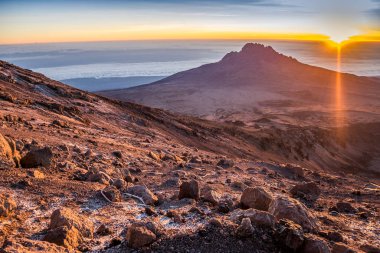 Mawenzi tepe, Kilimanjaro Dağı, Tanzanya, Afrika üzerinden gündoğumu