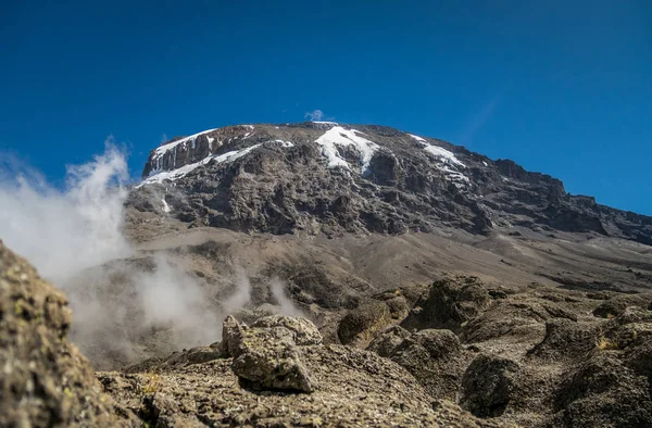 Pico Kibo en el Monte Kilimanjaro, Tanzania — Foto de Stock