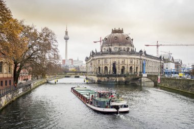 Müzeler Adası ve nehir Spree, Berlin