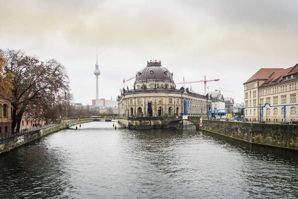 Wyspa Muzeów i rzeki Spree, Berlin — Zdjęcie stockowe