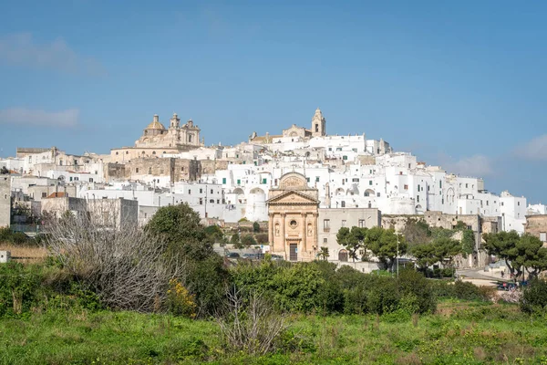 Cidade branca Ostuni panorama, Itália — Fotografia de Stock