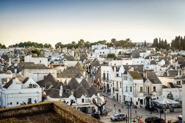 Trulli tradizionali ad Arbelobello, Puglia, Italia — Foto Stock