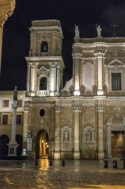 Brindisi katedralde gece, İtalya