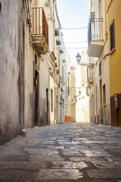 Encantadora rua de Gallipoli, Puglia, Itália — Fotografia de Stock